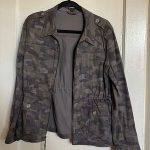 EXPRESS CAMO JACKET SIZE M